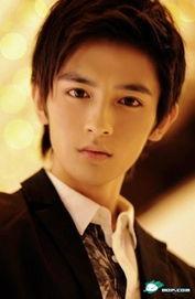 黄靖翔在大学的照片,青春岁月里的风采瞬间